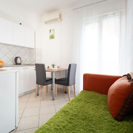 Apartments Milic - One Bedroom Apartment With Sea View And Terrace ゴルニ・カリン エクステリア 写真