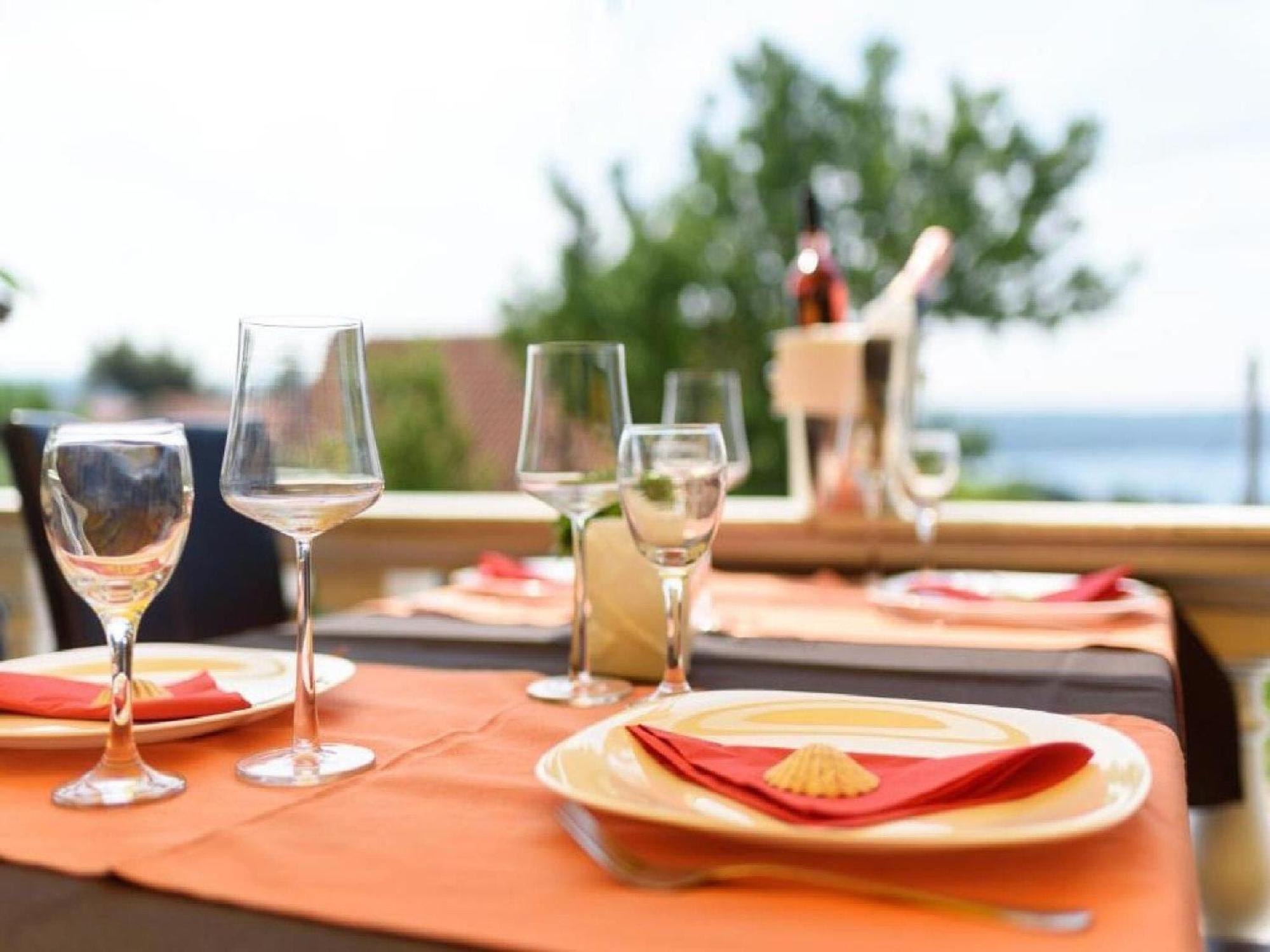 Apartments Milic - One Bedroom Apartment With Sea View And Terrace ゴルニ・カリン エクステリア 写真