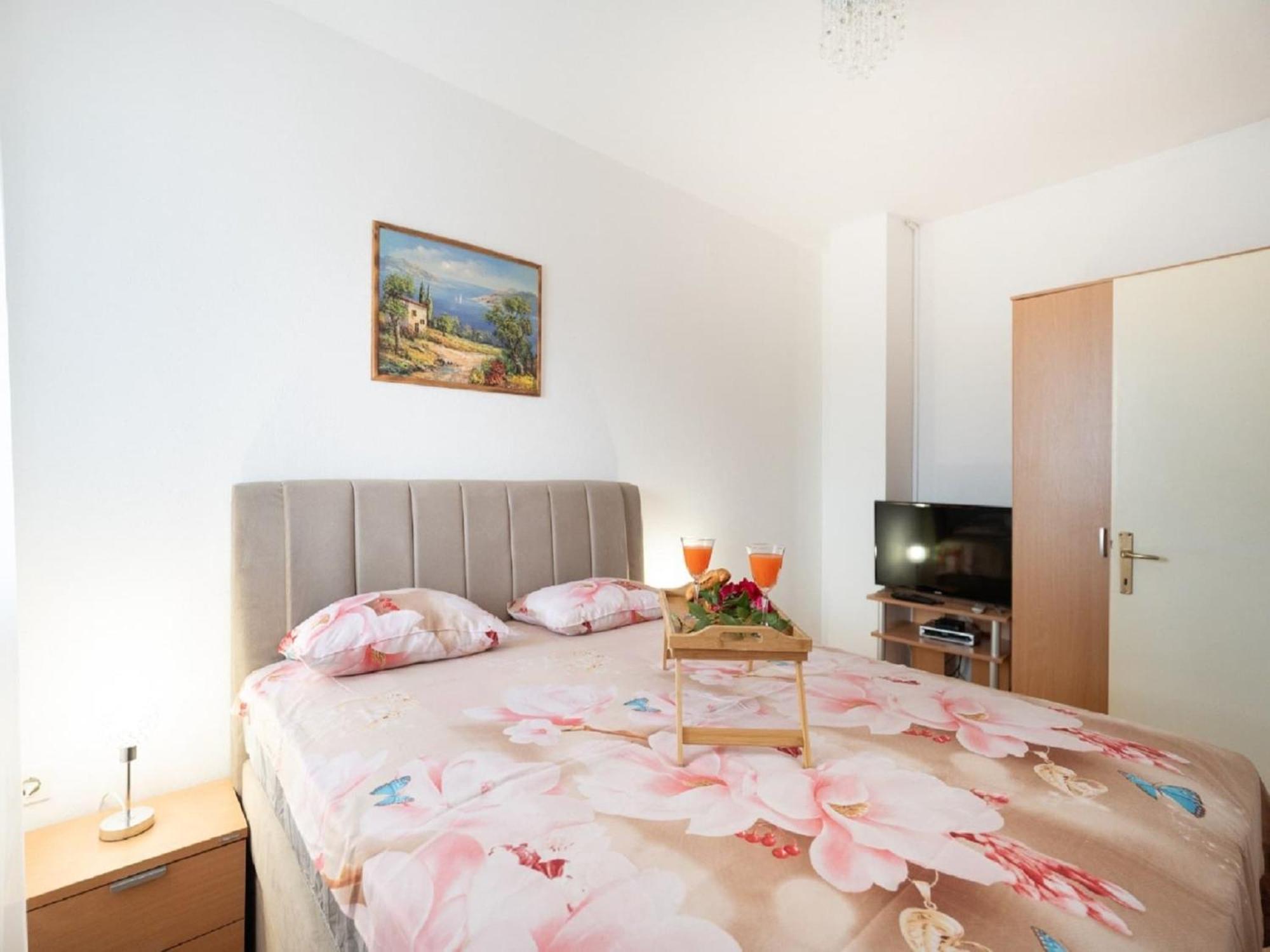 Apartments Milic - One Bedroom Apartment With Sea View And Terrace ゴルニ・カリン エクステリア 写真