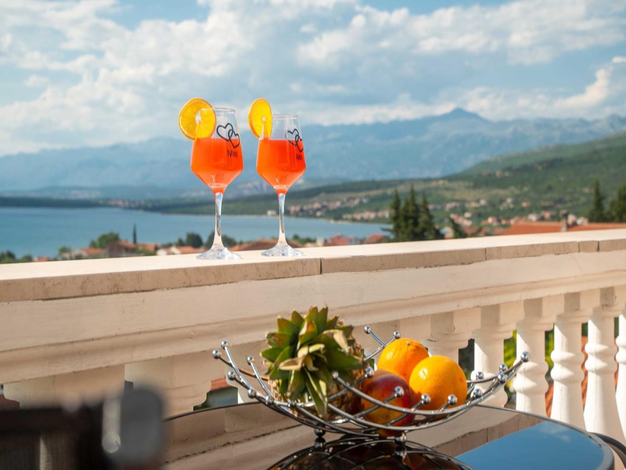 Apartments Milic - One Bedroom Apartment With Sea View And Terrace ゴルニ・カリン エクステリア 写真