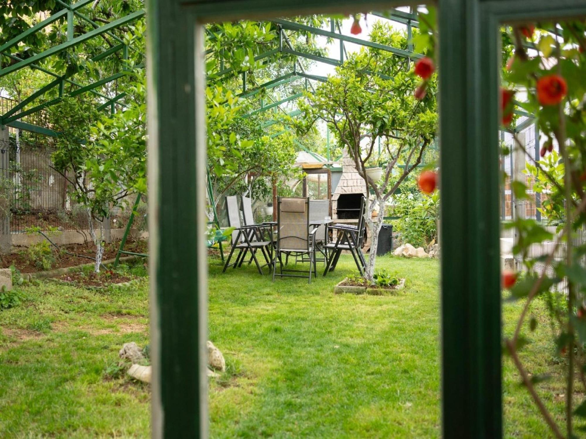 Apartments Milic - One Bedroom Apartment With Sea View And Terrace ゴルニ・カリン エクステリア 写真