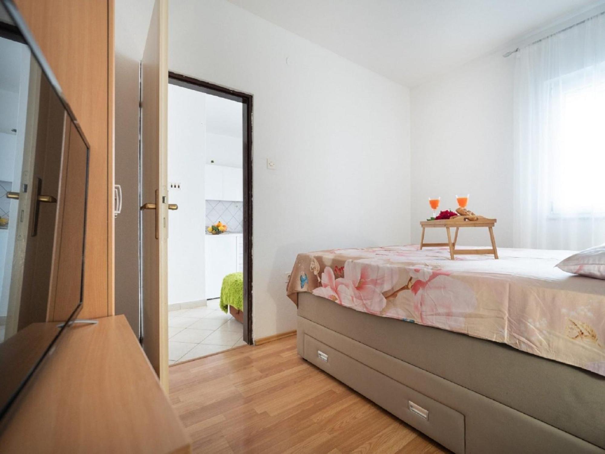 Apartments Milic - One Bedroom Apartment With Sea View And Terrace ゴルニ・カリン エクステリア 写真